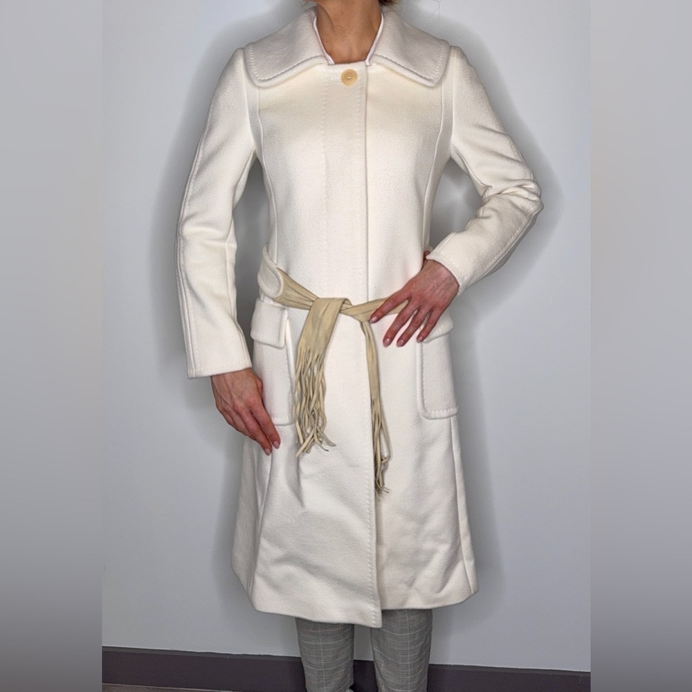 Max‎ Mara Wool Coat - Timeless Elegance and Italian Craftsmanship 🌟